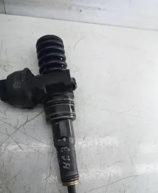 Seat Altea Fuel injector 038130073AG 0414720215