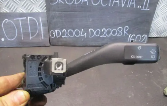 Skoda Octavia Mk2 (1Z) Indicator stalk 1K0953519A