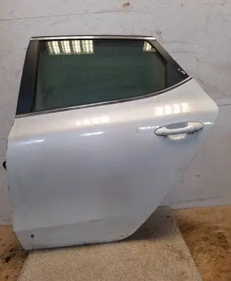 KIA Ceed Rear door