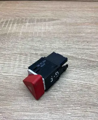 Volkswagen Tiguan Hazard light switch 5M0953509A