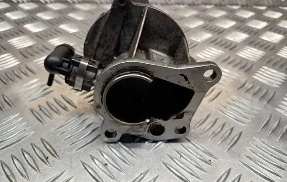 Renault Laguna II Vacuum pump D163322916