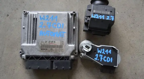 Mercedes-Benz E W211 Engine ECU kit and lock set A6471530779 1039S00570 0281011332