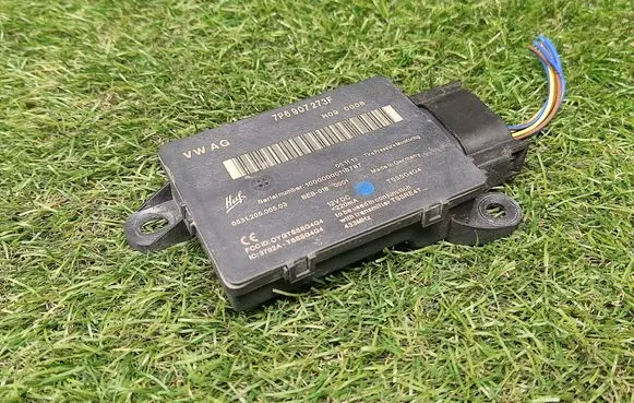 Volkswagen Touareg II Tire pressure control unit 7P6907273F
