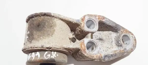 Volkswagen PASSAT B5 Rear axle beam mounts housing 