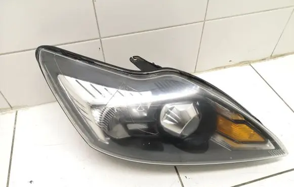 Ford Focus Headlight/headlamp 8M5113D154CF
