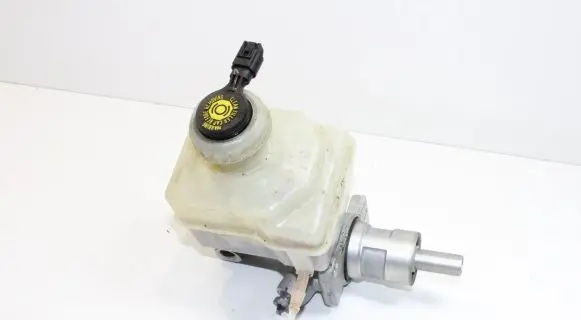 Land Rover Discovery 4 - LR4 Master brake cylinder