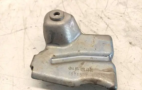 Mercedes-Benz C W205 Fuel pump bracket A6540704300 18T157