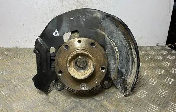 Nissan Qashqai Front wheel hub