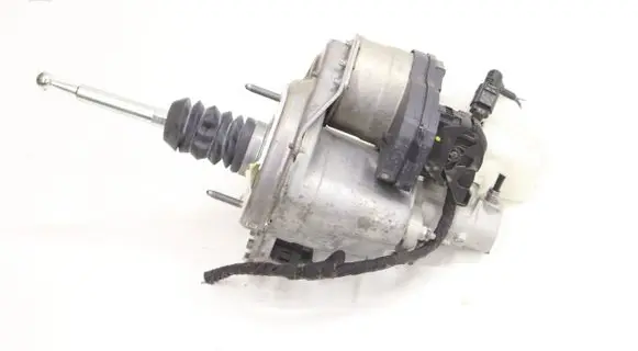 Volkswagen Golf VIII Brake booster 5H6867762C