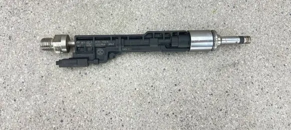 BMW M6 Fuel injector 8627842 13538627842