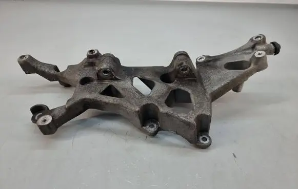 Jaguar XF Generator/alternator bracket CX2310239AB