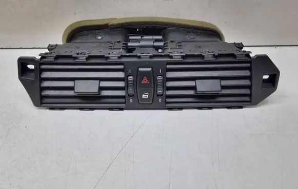 BMW 5 E60 E61 Dash center air vent grill 6910734