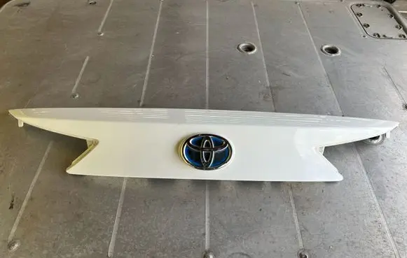 Toyota Auris E180 Tailgate trim 7681102830