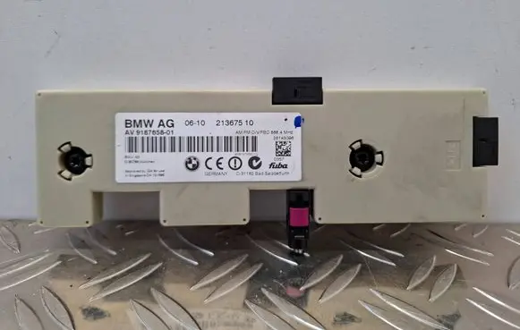 BMW 3 E90 E91 Aerial antenna amplifier 21367510 9187658