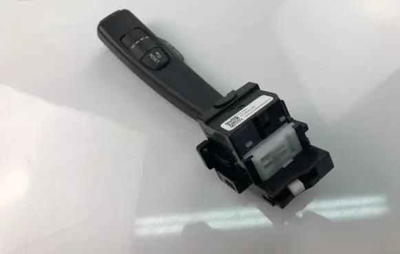 Volvo V40 Indicator stalk 31456045