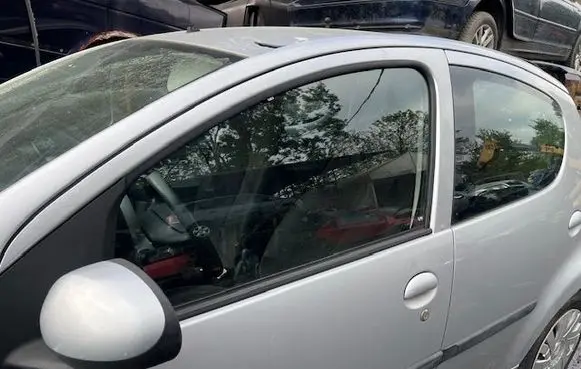 Citroen C1 Front door window glass four-door 