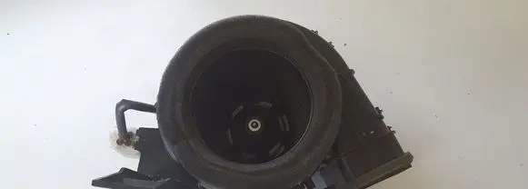 Toyota Prius (XW50) Hybrid/electric vehicle battery fan 