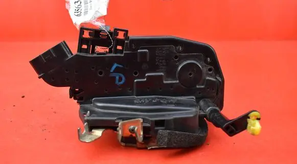 Nissan Altima Front door lock I120009