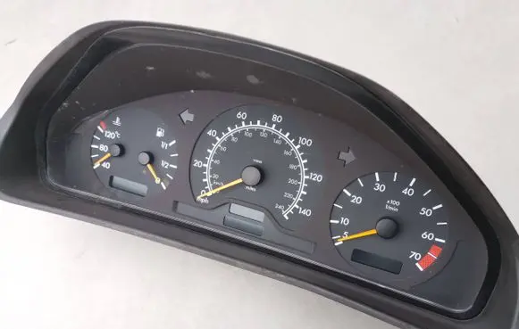 Mercedes-Benz E W210 Speedometer (instrument cluster) 2105400448