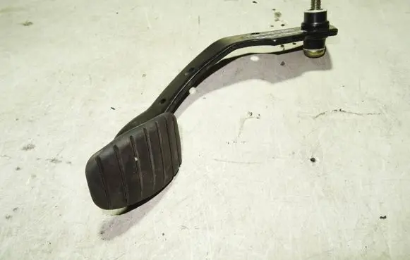 Renault Kangoo I Brake pedal