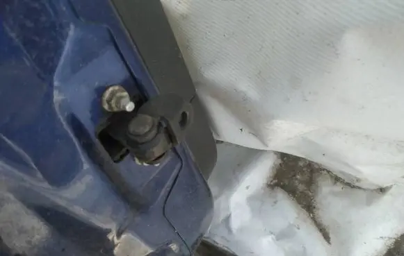 Opel Astra H Rear door check strap stopper