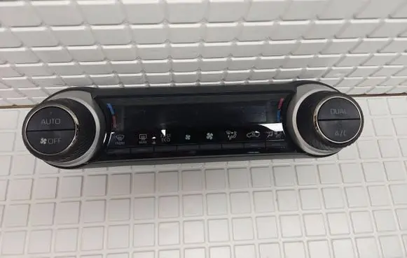 Toyota RAV 4 (XA50) Climate control unit 5590042580 6085013