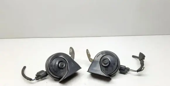 Volvo V40 Horn signal 31283383 31283384