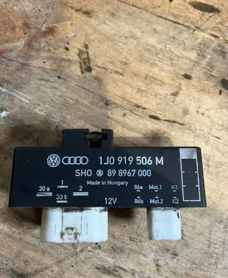 Volkswagen Polo IV 9N3 Coolant fan relay 1J0919506M 898967000