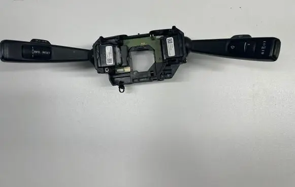 Volvo S60 Indicator stalk 31334640