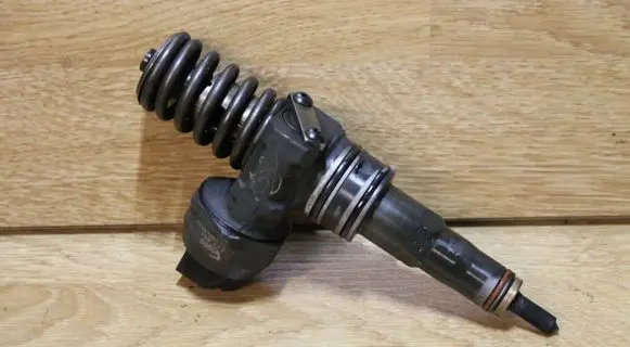 Audi A4 S4 B5 8D Fuel injector 045130073T