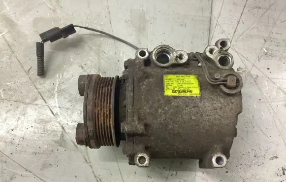 Mitsubishi Outlander Air conditioning (A/C) compressor (pump) MR460704 3049540 AKC200A205AR