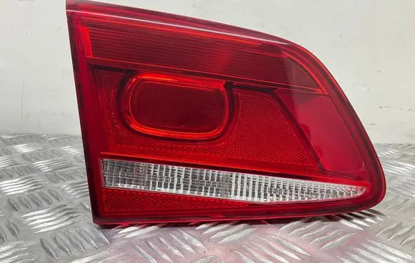 Volkswagen PASSAT B7 Tailgate rear/tail lights 3AE945093K