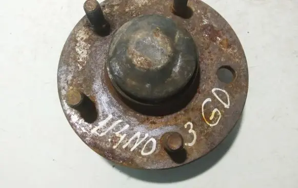 Nissan Primera Rear wheel hub