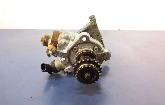 BMW 3 E90 E91 Fuel injection high pressure pump 7810696