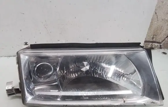 Skoda Octavia Mk1 (1U) Headlight/headlamp