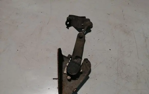 Lexus LS 460 - 600H Headlight/headlamp level sensor 7D1711