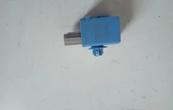 Toyota Prius+ (ZVW40) Central locking relay 8974730040