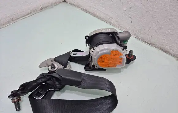 KIA Rio Front seatbelt 888701W600