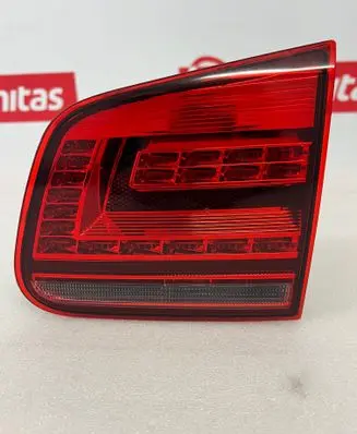 Volkswagen Tiguan Tailgate rear/tail lights 5N0945308 2SA01171608