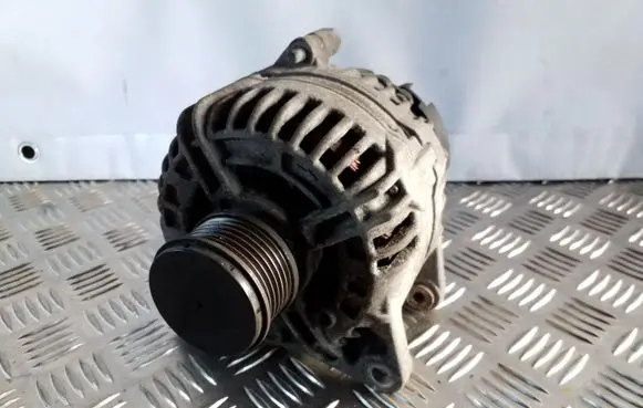 Nissan Juke I F15 Generator/alternator 0124525140 23100JD10A 8200728292E