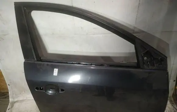 Renault Megane III Front door pilkos