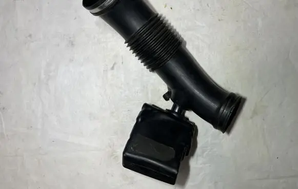 Audi Q5 SQ5 Intake resonator 06E133911J
