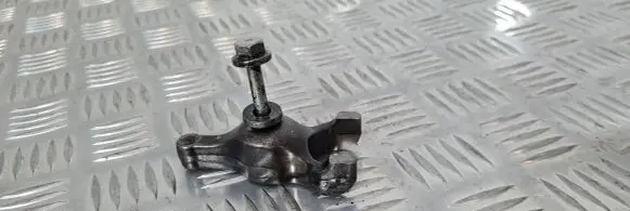 Isuzu D-Max Fuel Injector clamp holder