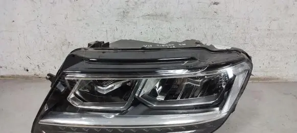 Volkswagen Tiguan Headlight/headlamp 5NB941036D