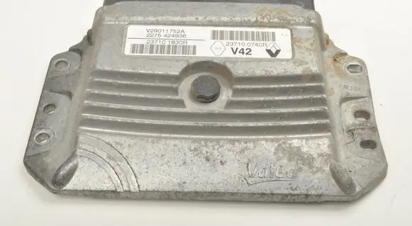 Dacia Duster Engine control unit/module ECU 237100740R
