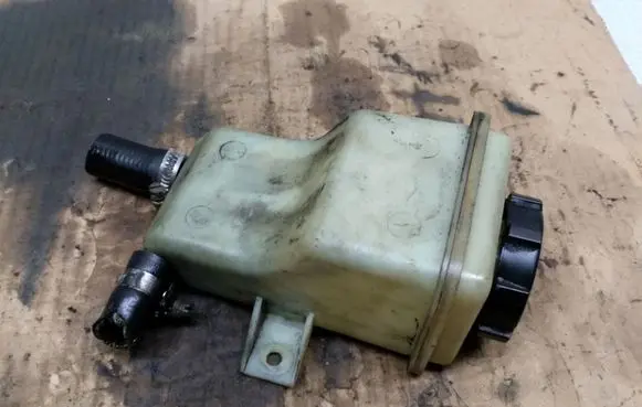 Opel Vectra B Power steering fluid tank/reservoir 90575635