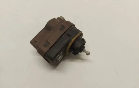 Peugeot 406 Headlight level adjustment motor 