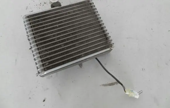 Suzuki Wagon R+ Air conditioning (A/C) radiator (interior) 
