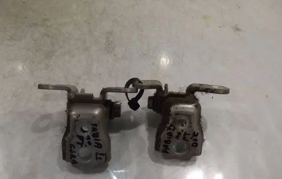 Skoda Fabia Mk2 (5J) Rear door lower hinge