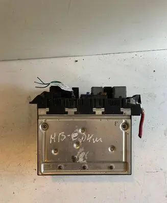 Mercedes-Benz E W211 Fuse module 2115453801
